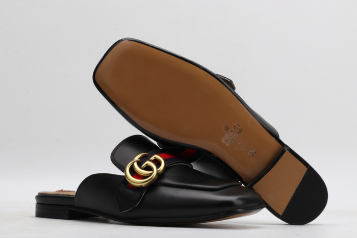 guc loafer