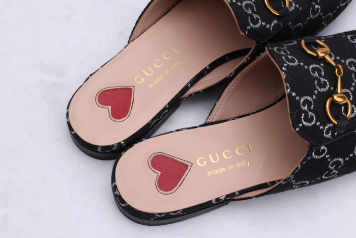 guc loafer