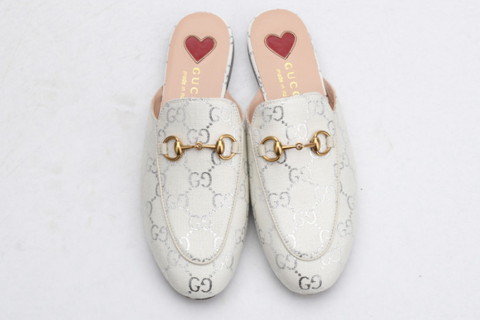guc loafer