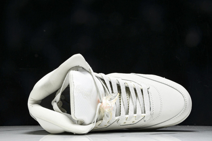 Air Jordan 5 Retro "Light Orewood Brown" HF3183-001