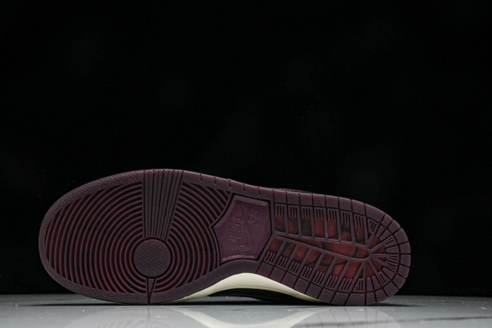 Riot Skateshop x Nike SB Dunk Low FZ1289-200