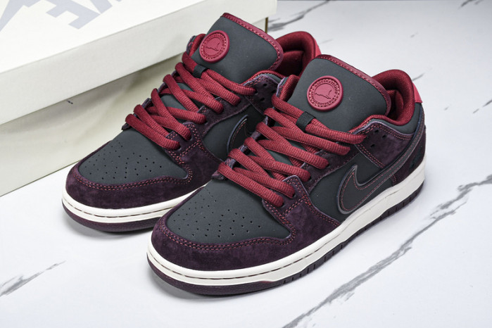 Riot Skateshop x Nike SB Dunk Low FZ1289-200