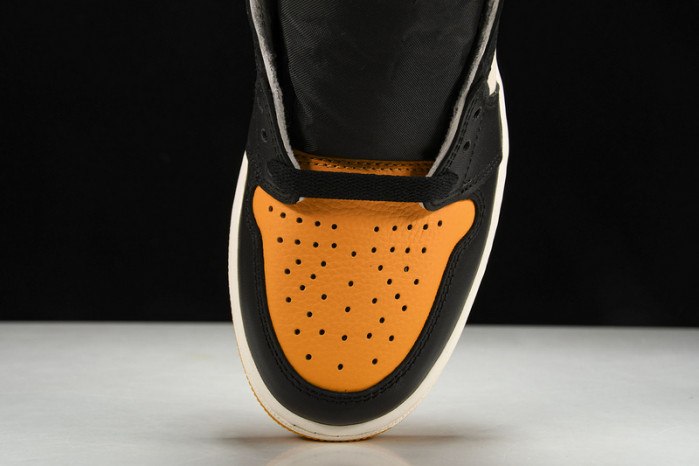air jordan 1 high og “yellow toe”555088-711
