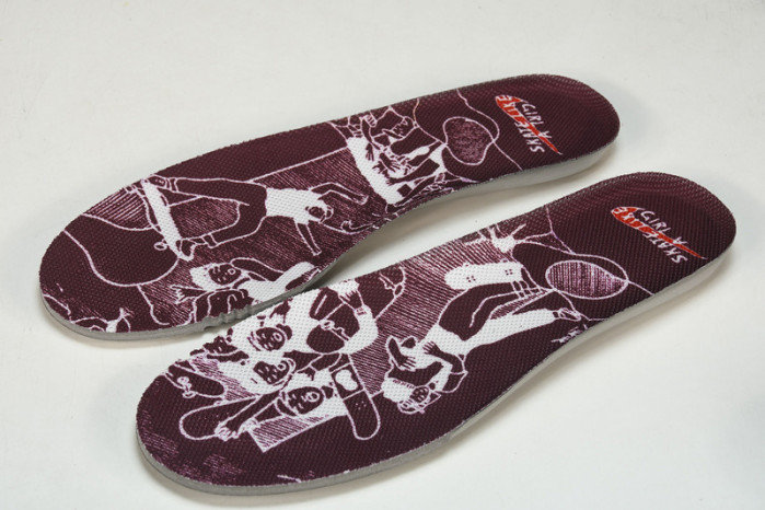 skate like a girl x nike sb dunk low dx4589-600