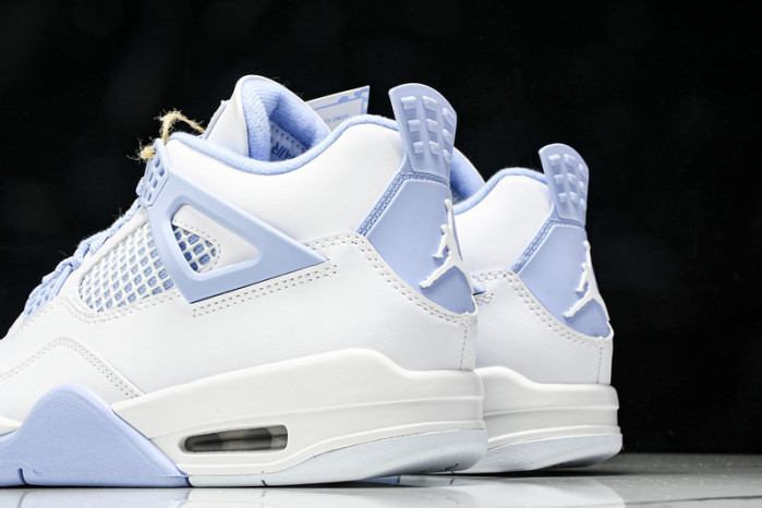 Air Jordan 4 WMNS "Aluminum" HV0823-100