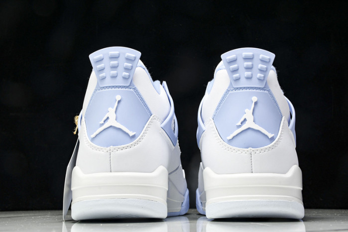 Air Jordan 4 WMNS "Aluminum" HV0823-100