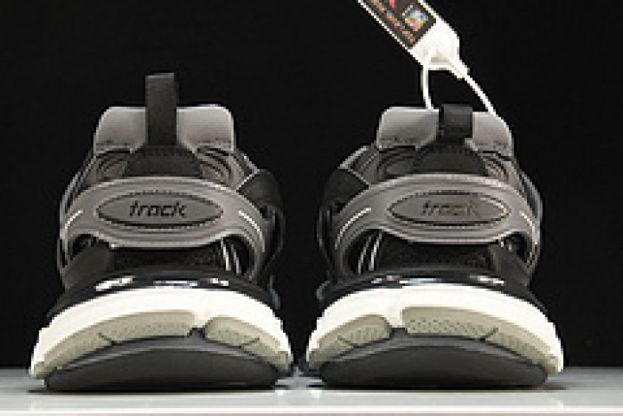 bl tess s. gomma trek low sneakers