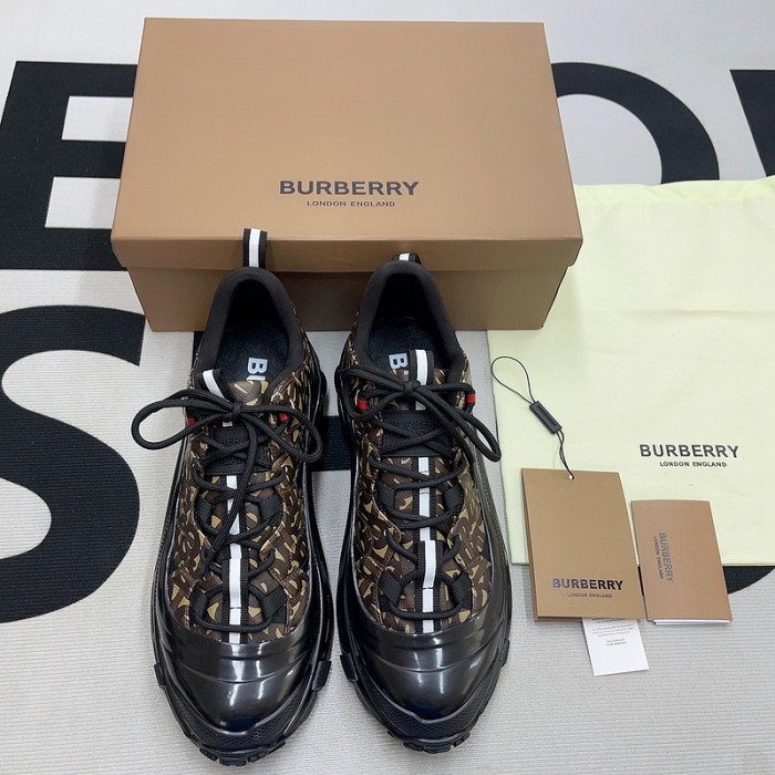 BUBERY SNEAKER