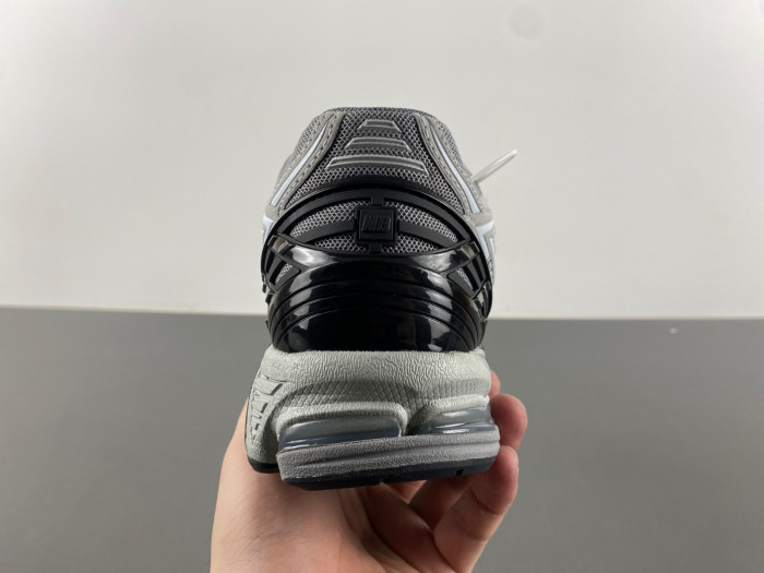 New Balance 1906R M1906RLG