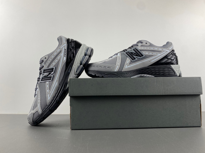 New Balance 1906R M1906RLG