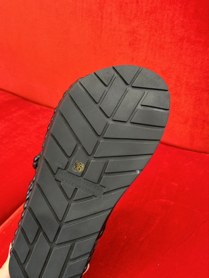 BOTEGA V SLIDES BVS-01