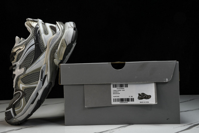 bl track trainers sneakers 779066-w3rbxp-2000