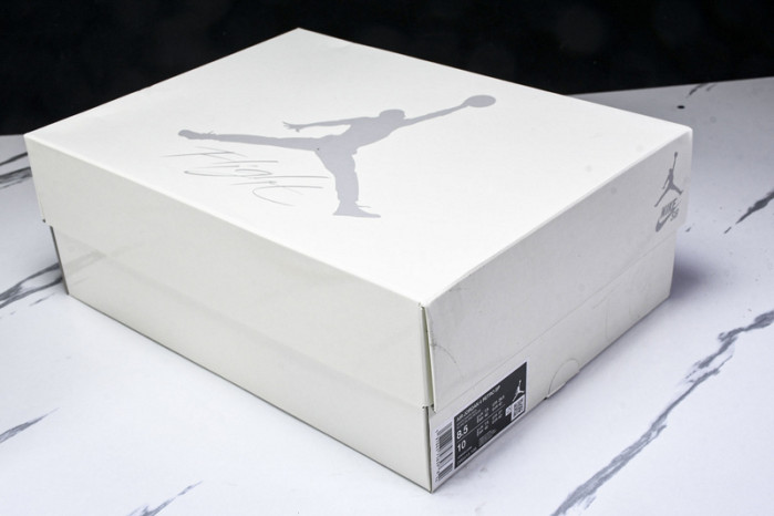 Nike SB x Air Jordan 4 “Varsity Red DR5415-106