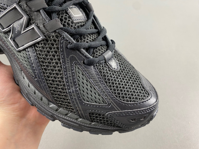 New Balance 1906R Black Metallic Silver M1906RJB