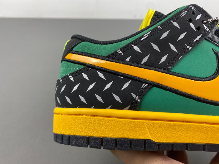 Nike Dunk Low What the Duck Away University of Oregon PE HV1454-001
