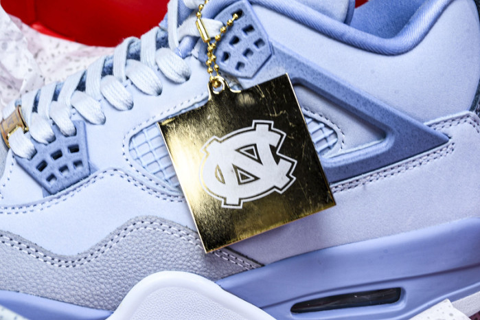 Jordan 4 UNC Tar Heels PE HV9204-407
