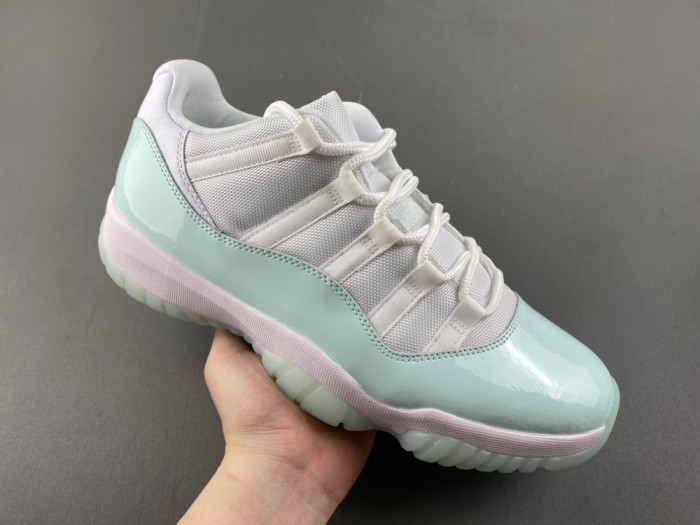 Air Jordan 11 Low “Igloo” AH7860-103