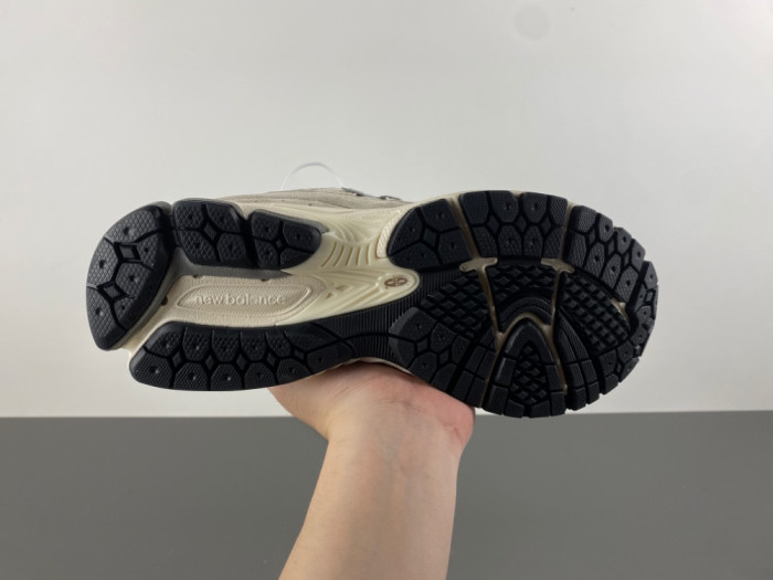 New Balance 2002R “Arid Stone” U2002RRD