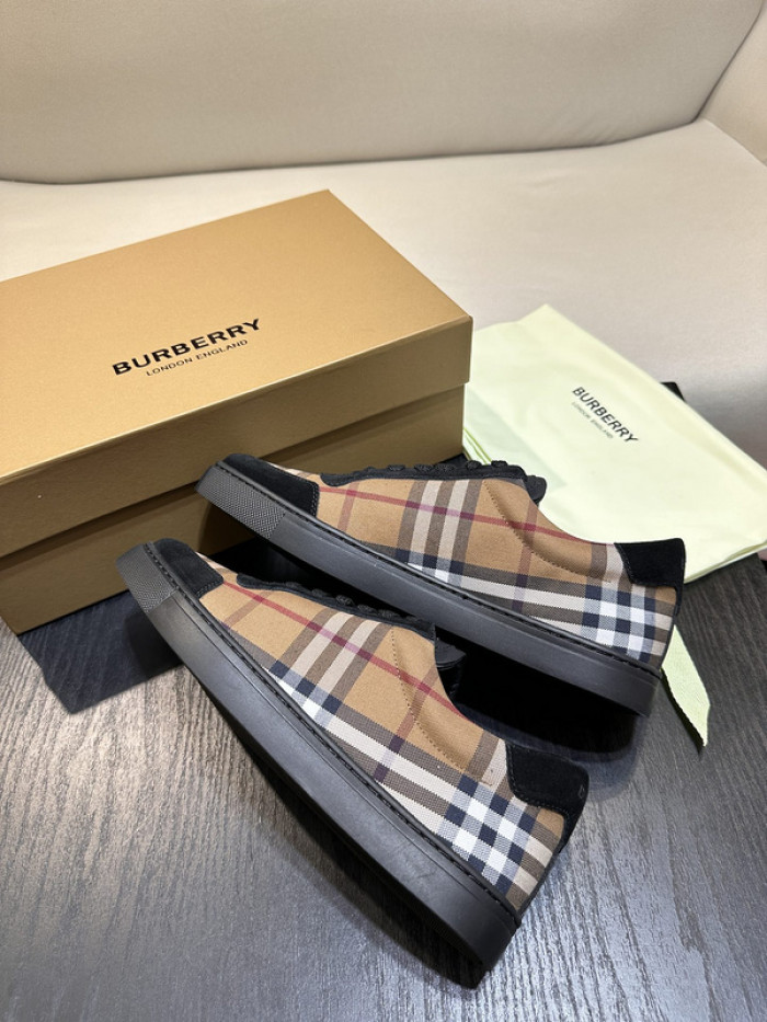 BUBERY SNEAKER 23154