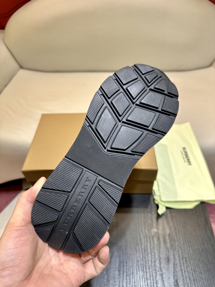 BUBERY SNEAKER 23158