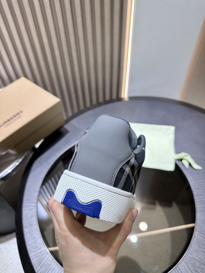 BUBERY SNEAKER 23165