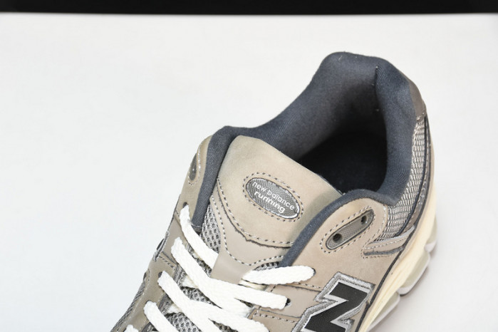 new balance 2002r warm alpaca m2002raw