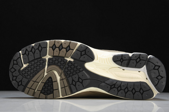 new balance 2002r warm alpaca m2002raw