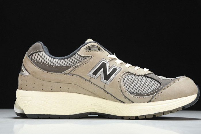new balance 2002r warm alpaca m2002raw