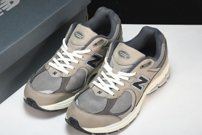 new balance 2002r warm alpaca m2002raw
