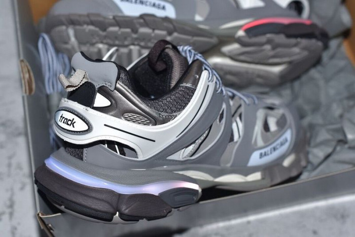 (led) bl tess s. gomma trek light low sneakers grey white h903p0422