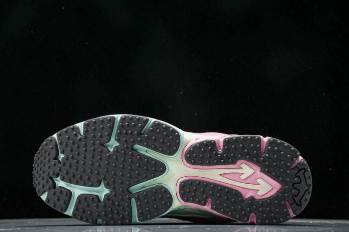 of be right back sneakers ob11