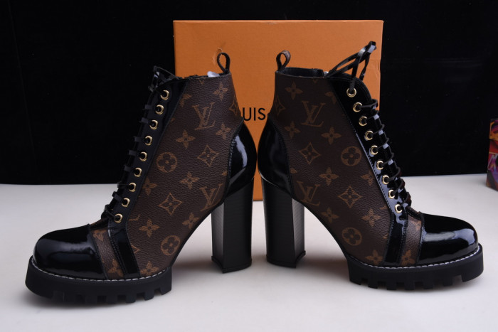 LUIS VITTON BROWN STAR TRAIL ANKLE BOOTS